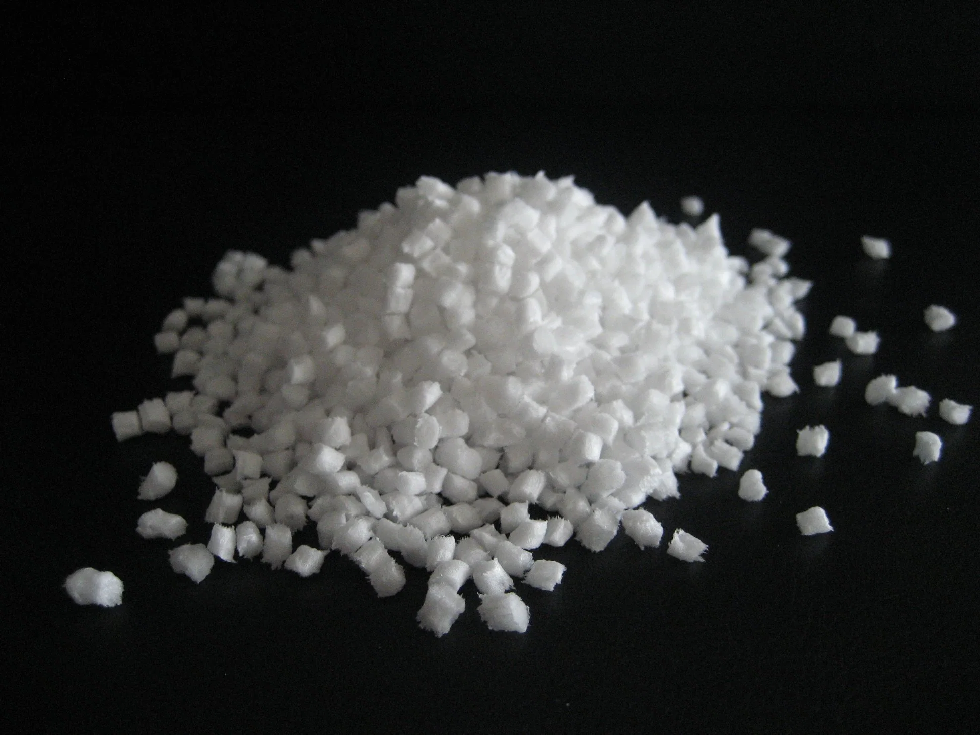 Porous Polymer Carrier Used to Absorb Liquid Additives