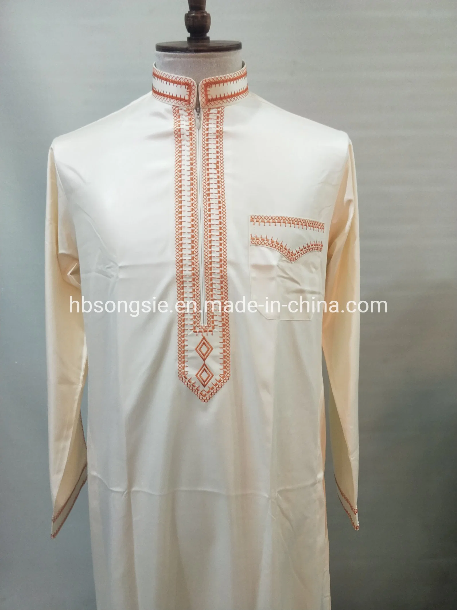 Verano elegante Diseño simple mangas largas Thobe Abaya musulmán islámico Ropa tradicional para hombres vestir