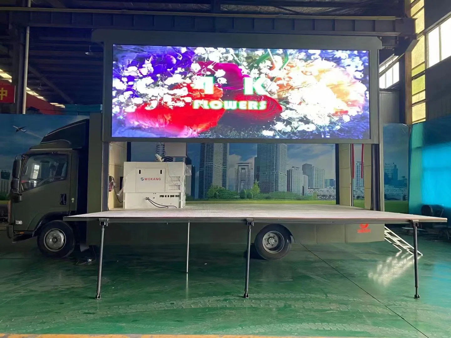 High Contrast Best Dissipation Factory Direct Sell P6 LED Advertising Billboard Truck with Large Stage