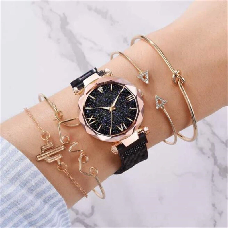 Creative Diamond Dial Women Watches Fashion Loopback Magnet Buckle Ladies Quartz Wristwatches Simple Female Watch Bracelet Gifts