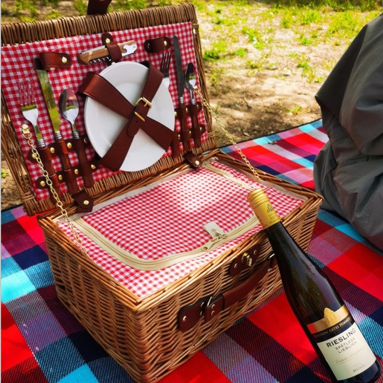 Low MOQ Cheap Outdoor Insulated Wicker Picnic Basket Gift Hamper Cooler Bag Basketry Picnic Time with Clutery for Christmas Wholesale/Supplier