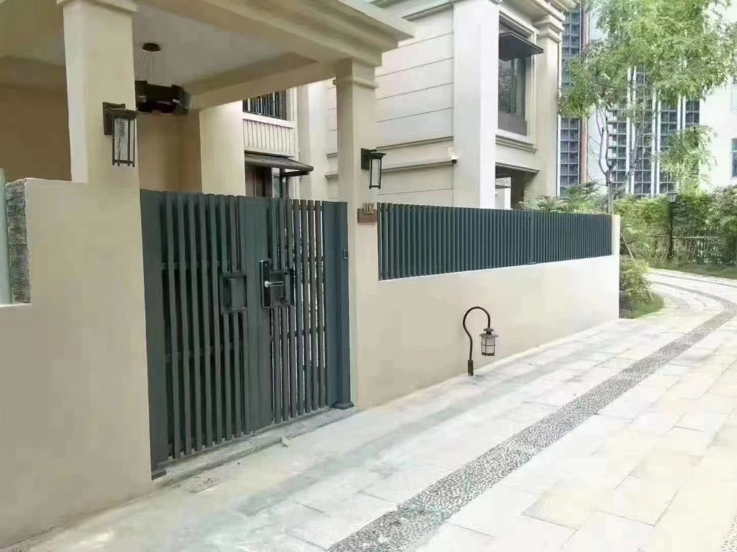 Aluminum Slat Fence Customized Decorative Courtyard Entrance Aluminum Fence Gate Driveway Sliding Gate High quality/High cost performance 