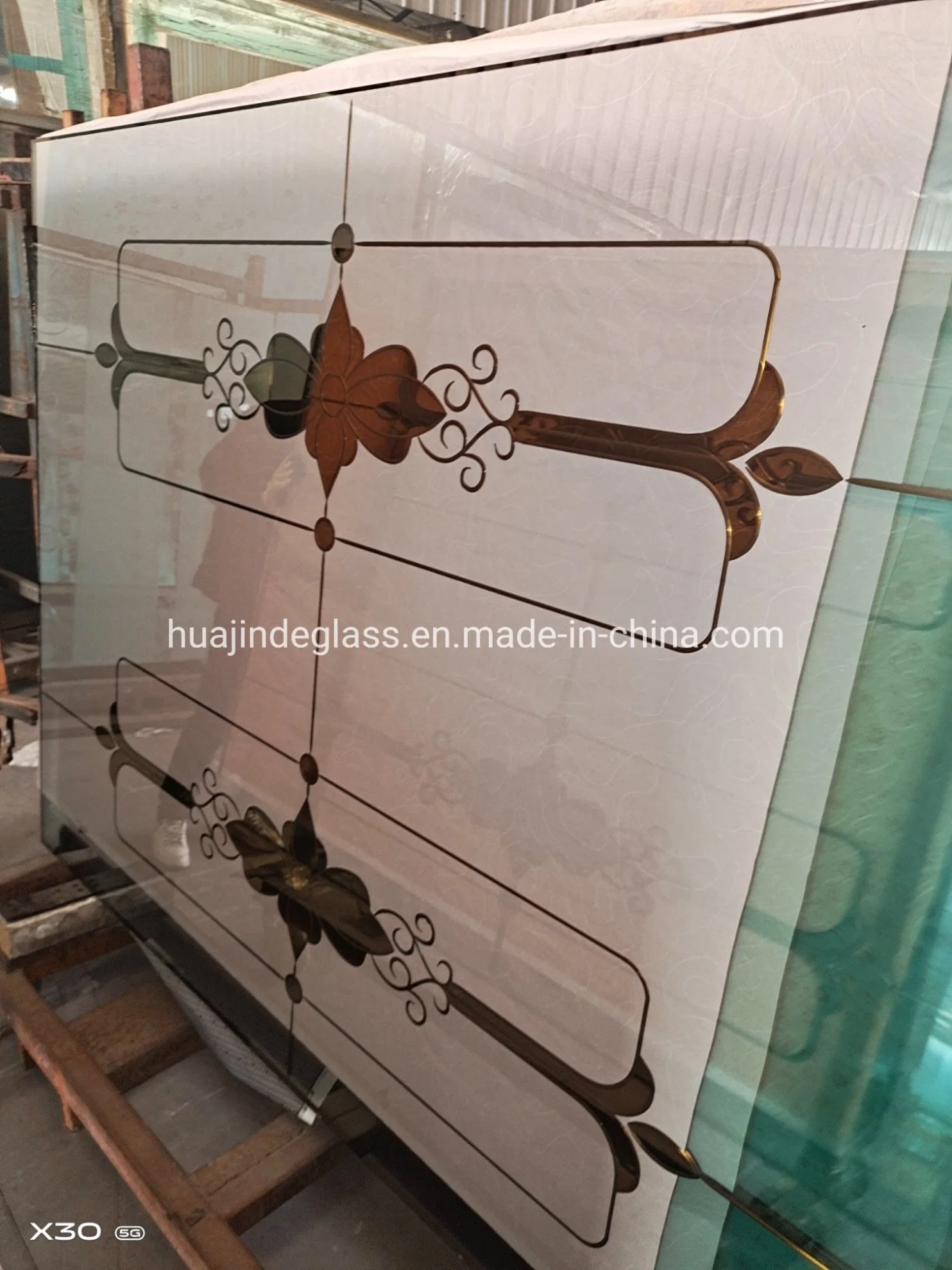 Customized Clear and Frosted V Groove Door Glass