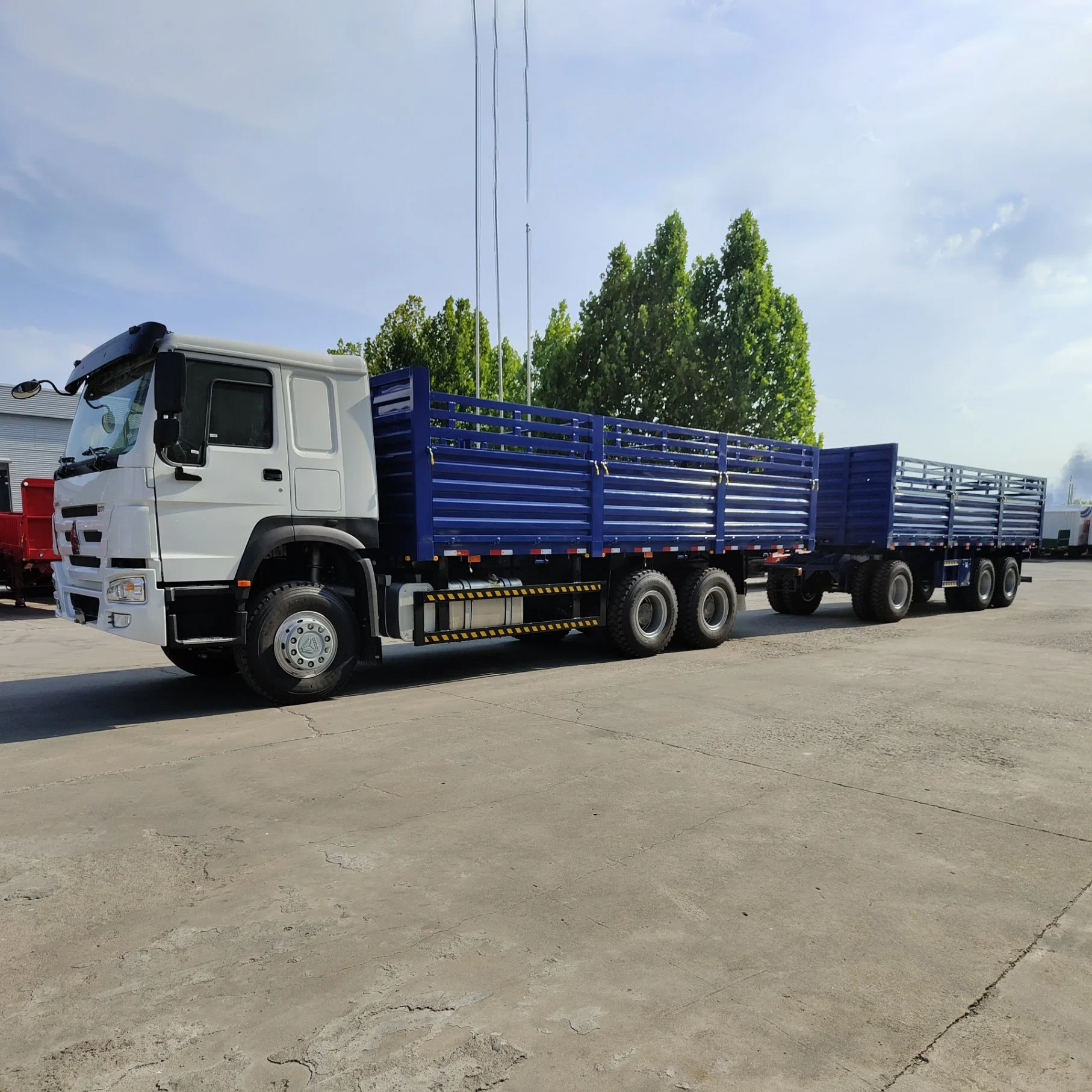 Panneau latéral de 70 tonnes de SinoTruck HOWO, neuf et utilisé Chariot utilitaire à clôture avec barre d'attelage de remorque complète pour Marché éthiopien