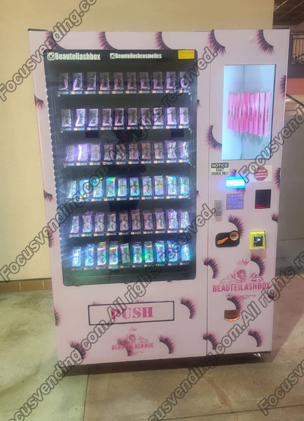 Focusvend Custom Design Lash Vending Machine Selling Beauty Items with Touch Screen