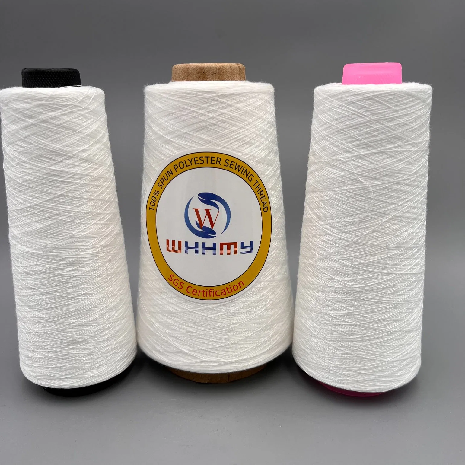 Os fios têxteis 100% de fibras virgens brilhante fiado poliéster bonderizado cone de papel para máquinas de costura/Tecelagem/Tricot vendas directamente exportados padrões de fábrica