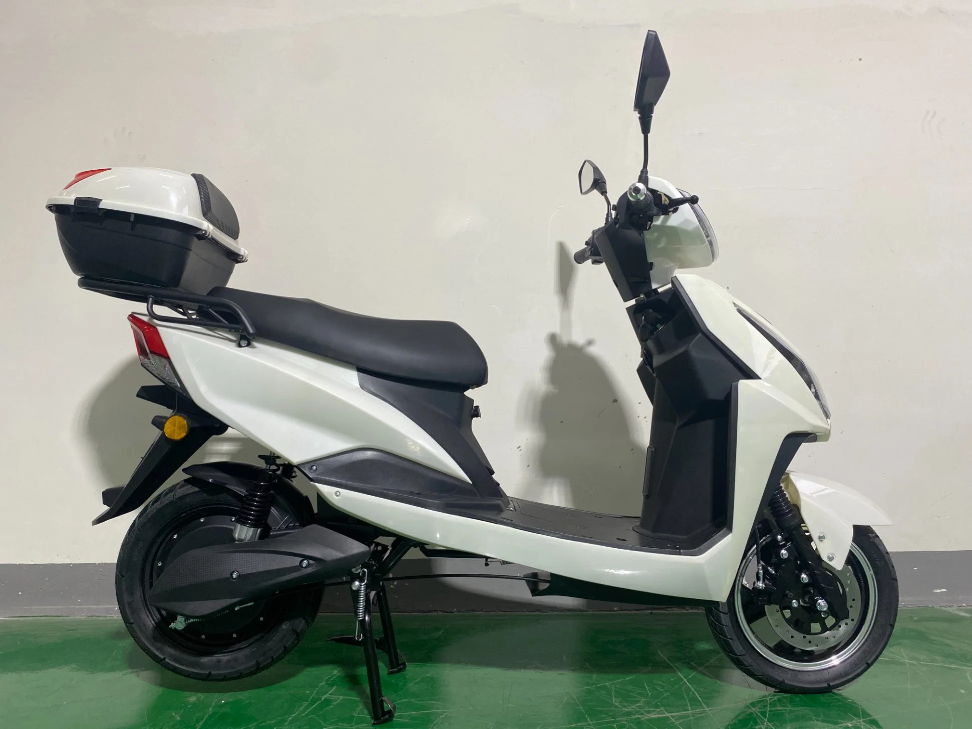 China Manufacturer High Speed Cheap EEC Electric Scooter