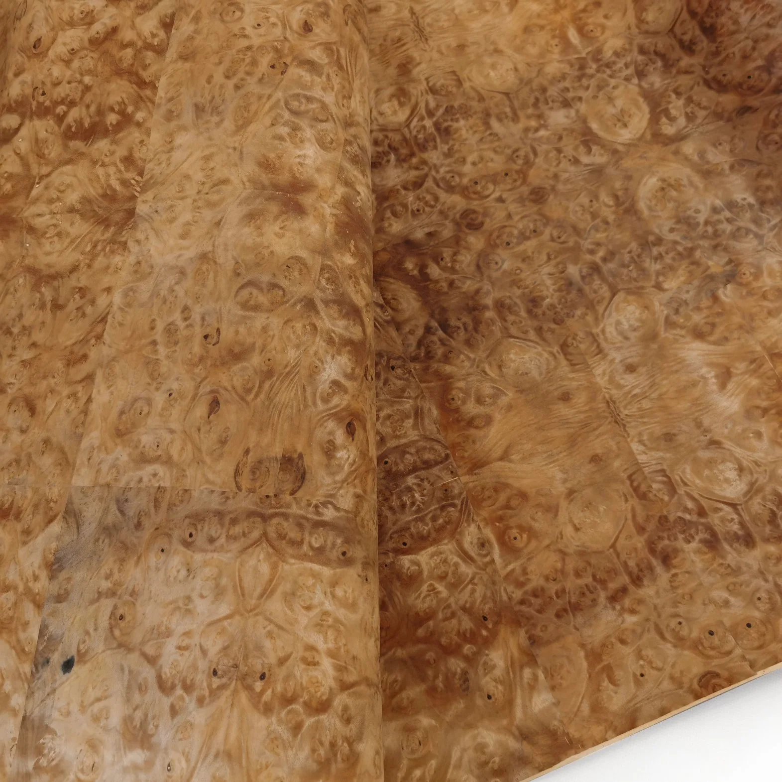 Heißer Verkauf Weißer Ahorn Engineered Holz Furnier Innovative Holz Furnier Materialien