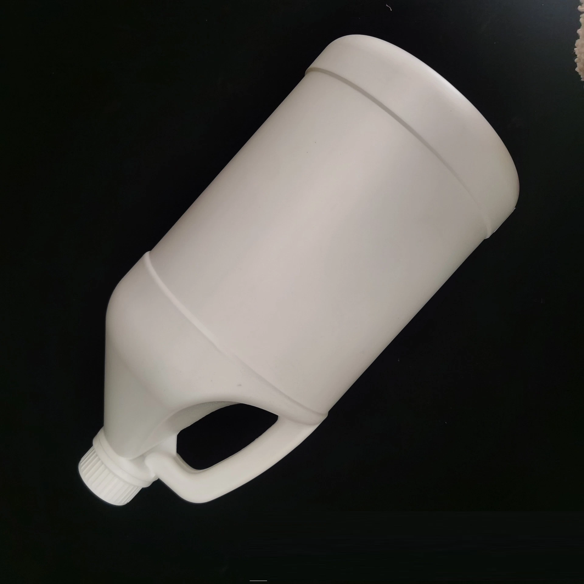 3.8L Gallon Raw Material Barrel Portable Plastic Packaging Bottle