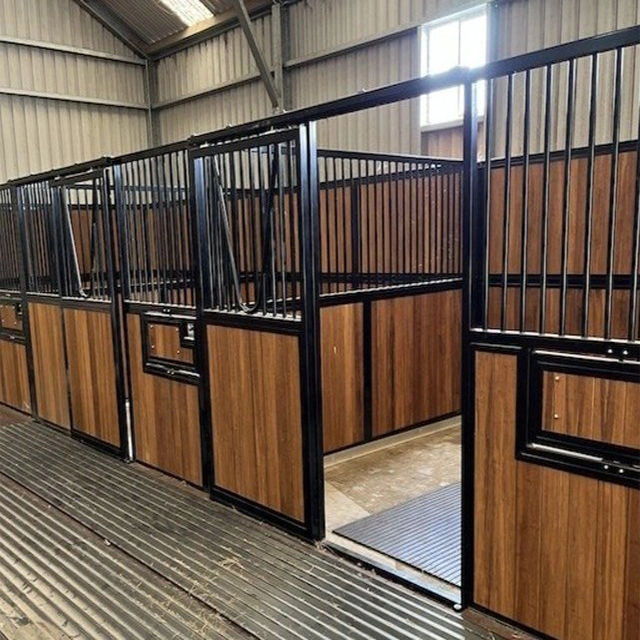 Estábulos personalizados da fábrica Best Quality Horse Stables fabricados Na China