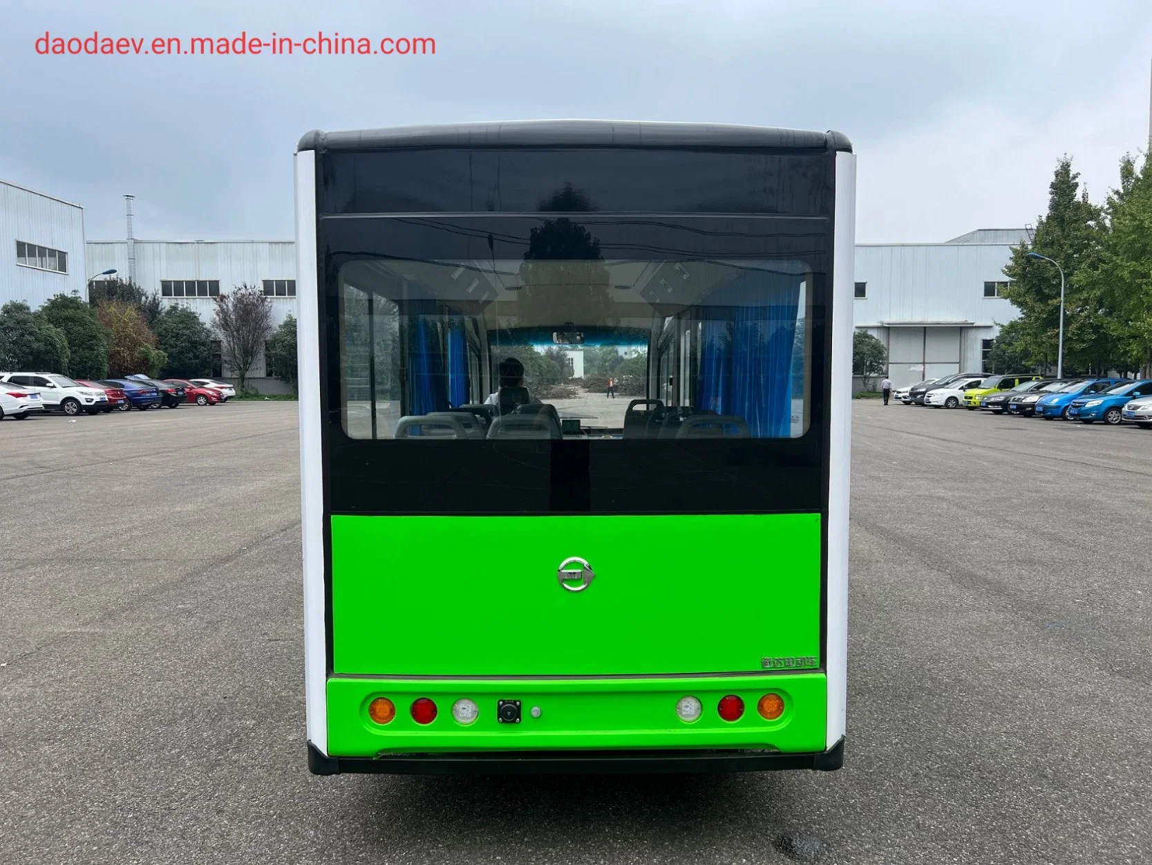 China Factory 450km Long Mileage 153.6V620ah 95,2kwh LFP batería de litio 15kW Motor Super Charge 17 asientos de visita turística en autobús eléctrico Mini bus F17L