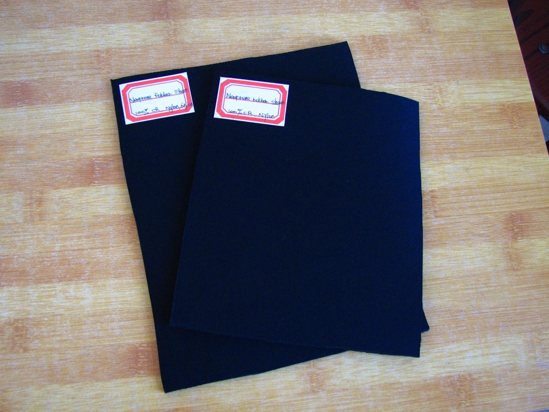 High Tensile Neoprene Rubber Sheet, Neoprene Lining with Black White Red Grey Color