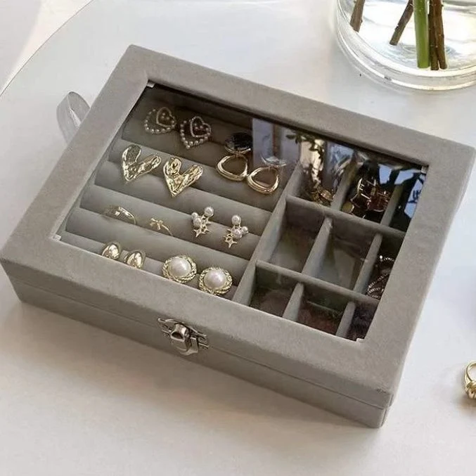 Maletín de transporte de terciopelo con funda de cristal Joyería anillo Display Box Soporte de bandeja de almacenamiento Organizador de caja logotipo personalizado vidrio superior Madera Organizador de joyas Pendientes de terciopelo