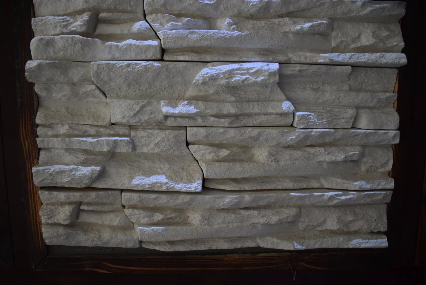 Pierre artificielle décalée et empilée de culture de saillie pour le panneau de pierre de mur
