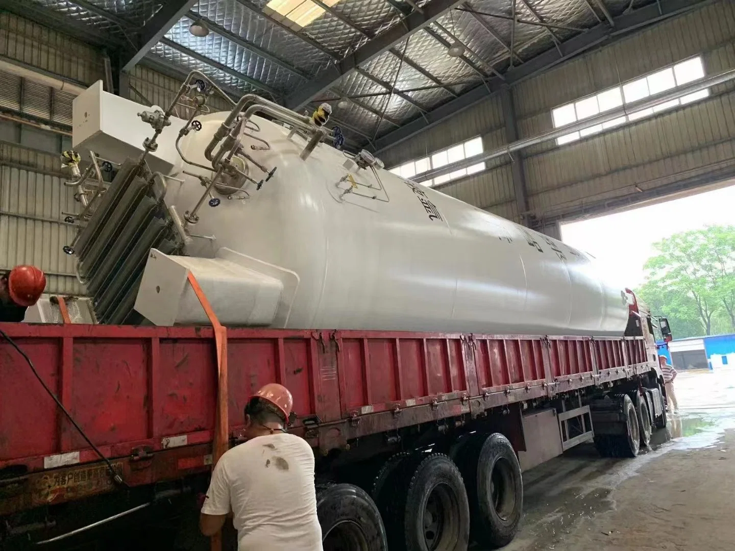 Perlite Vacuum Insulation Pressure Vessel LNG CO2 Lox Lin Lar Vertical Storage Tank Container Factory