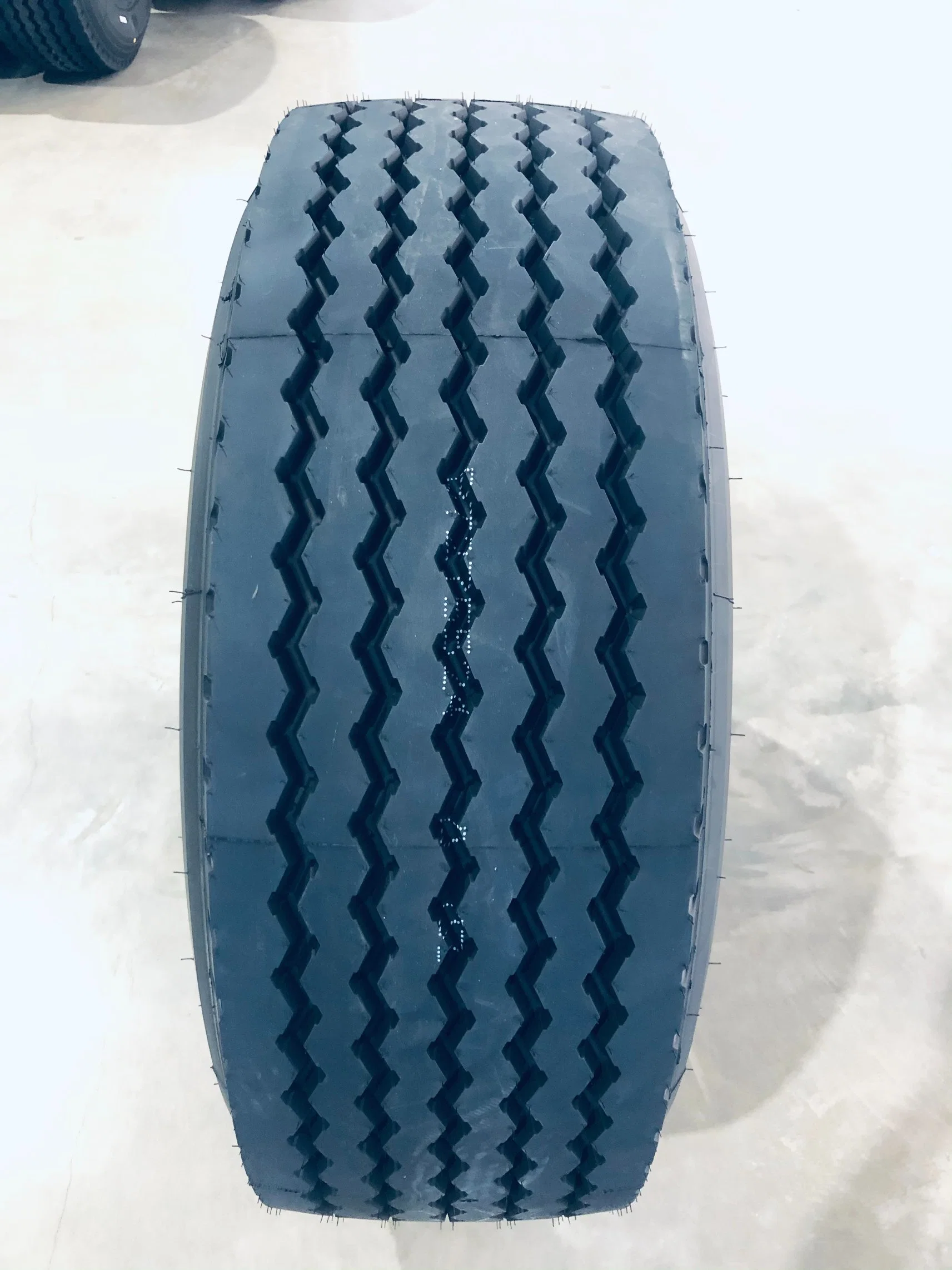 Roue en caoutchouc naturel de la production en usine de pneus Les pneus de voiture de chariot tube intérieur