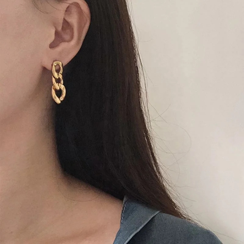 Boucle d'oreille personnalisée en métal à la mode avec chaîne à maillons cubains et pendants d'oreilles.