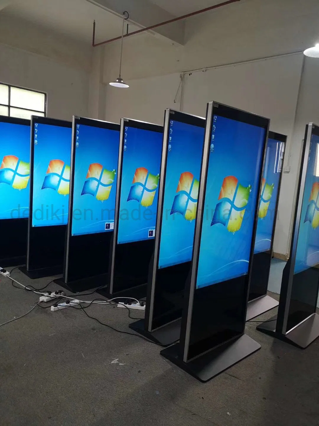 China Shenzhen Factory Really Cheap Price 55 Inch Full HD LCD 4K Digital Signage Displays WiFi