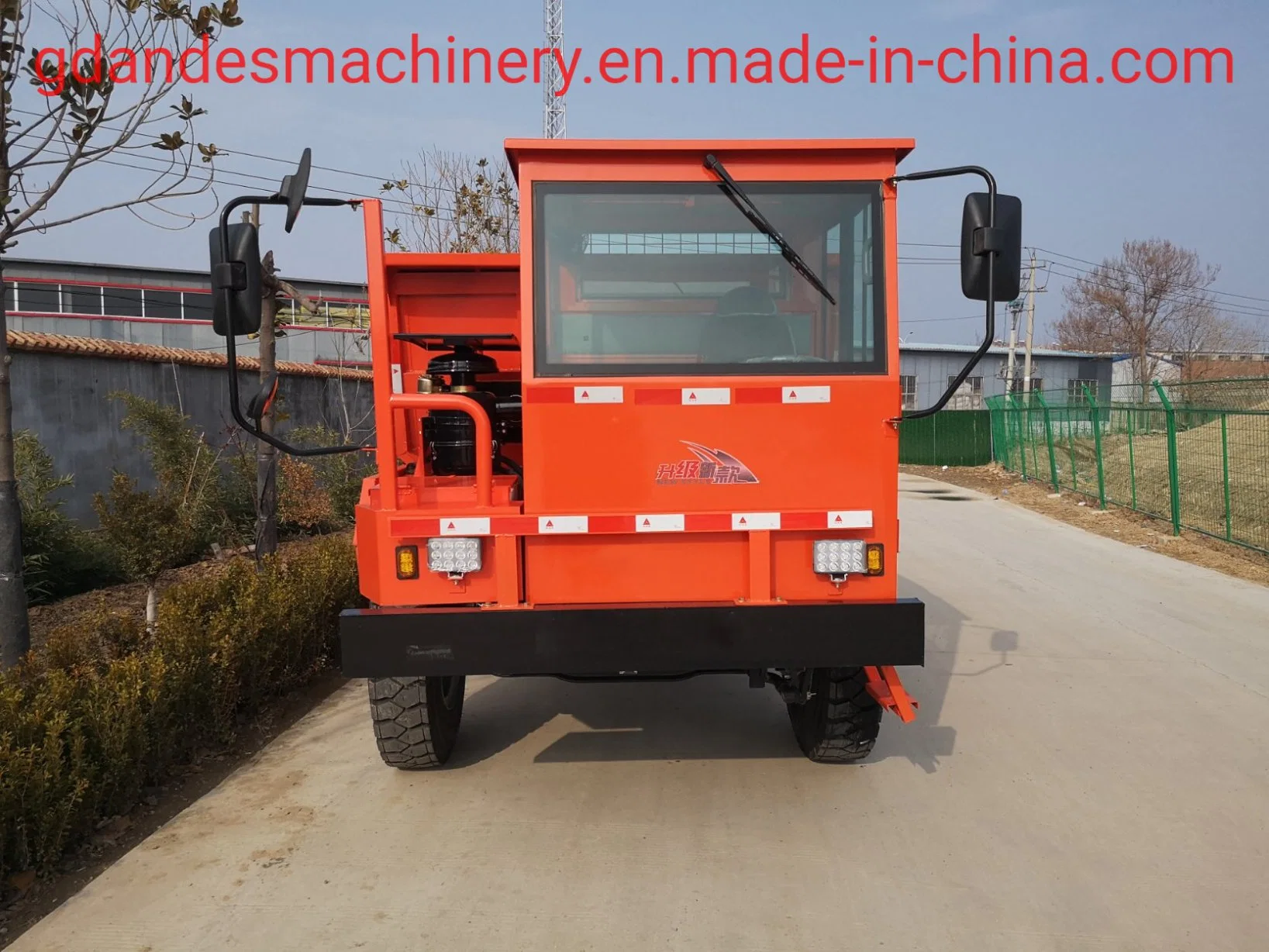 Low Cost Self-Loading Mini Dumper/Four Wheel Mining Truck Mine Dump Truck with Double Hydra 4X4 Wheel Tipper Truck/Farm Tractor 4 Wheel Small Tipper