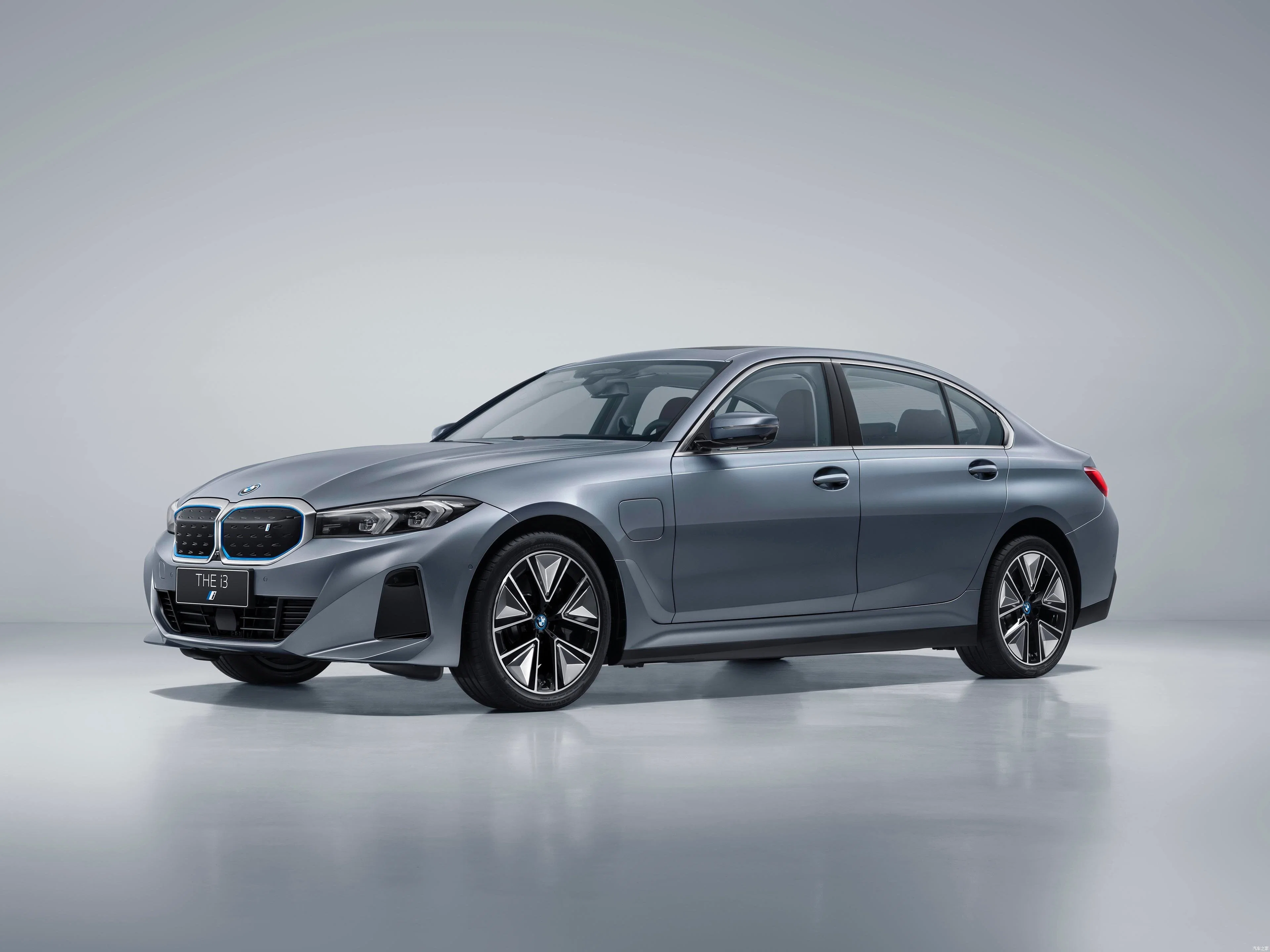 BMW i3 Made-in-China Links-Lenkung verwendet EV Auto hervorragende Ultra-lange Batterie Life Extended Edition2022 Edrive 35L 526km Sportart
