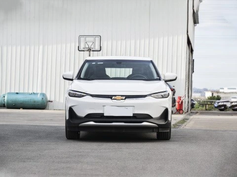 Chevrolet Menlo EV Fwd White Electric Compact Car Custom Color New Energy Vehicles with Battery 518km 0km Used EV Car Electric Cars