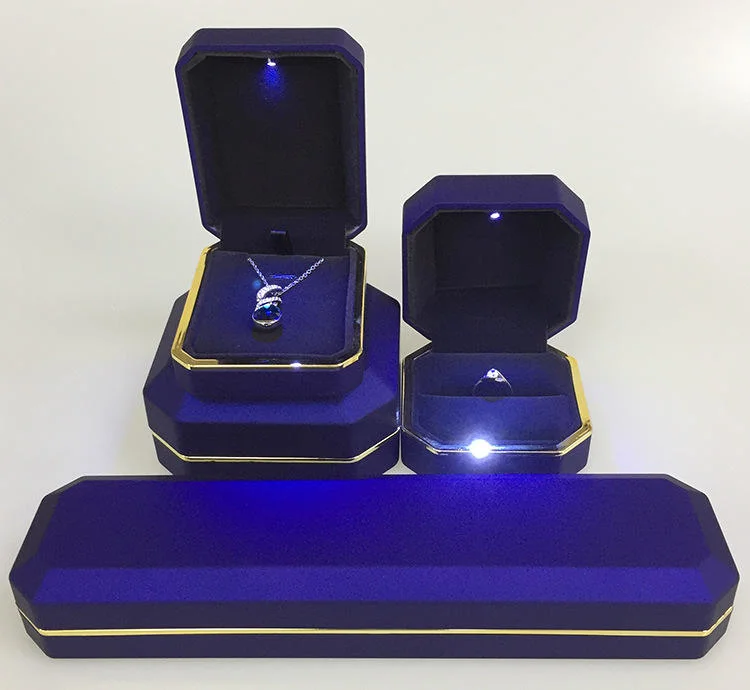 2023 Hot Sell Wholesale/Supplier and Retail LED Light Jewelry Box Colorful Trinket Ring Box