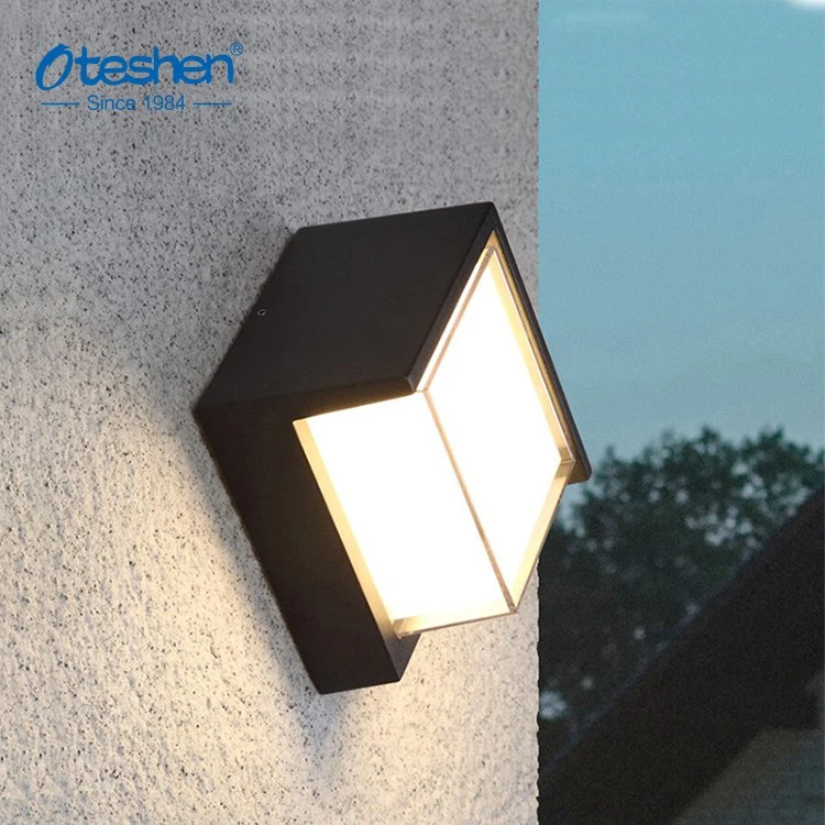 Oteshen Unique Design IP65 Outdoor PC LED Wall Light Surface Mounted Round Outdoor LED Step Garden Wall Light Top Sale Products