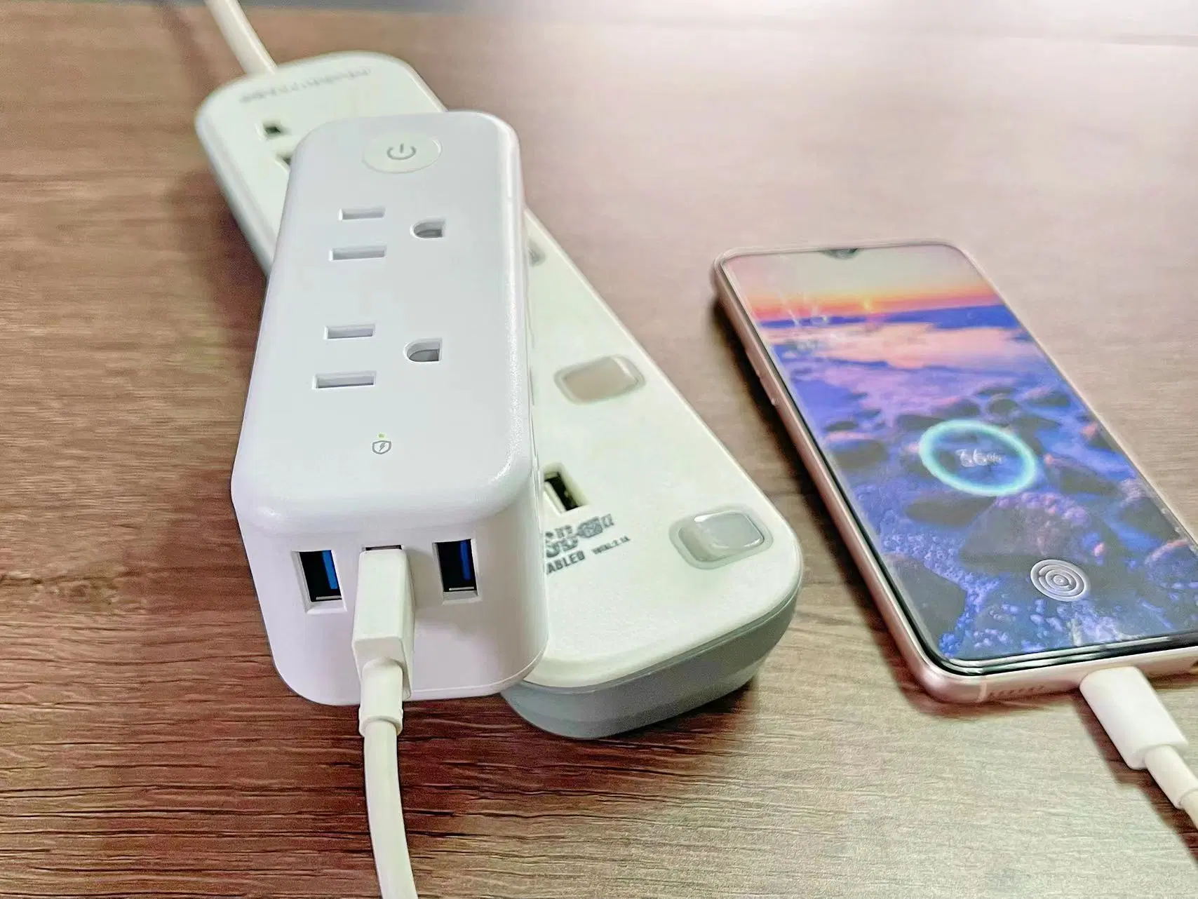 6 Nós de saída do protector contra sobretensão a régua de energia com 3 portas USB