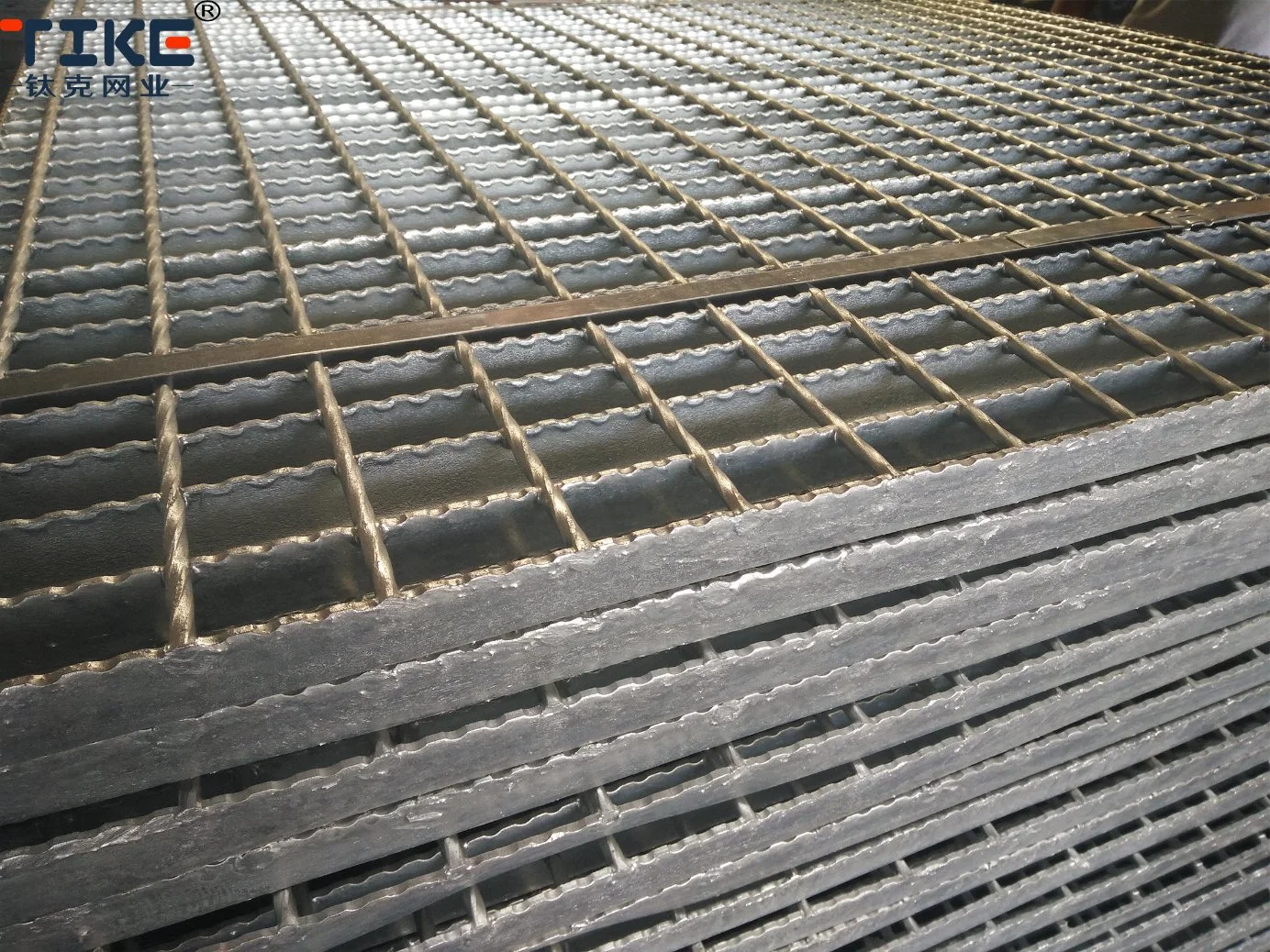 Welded Platform Mesh Grating Heavy Duty Steel Drain Grating