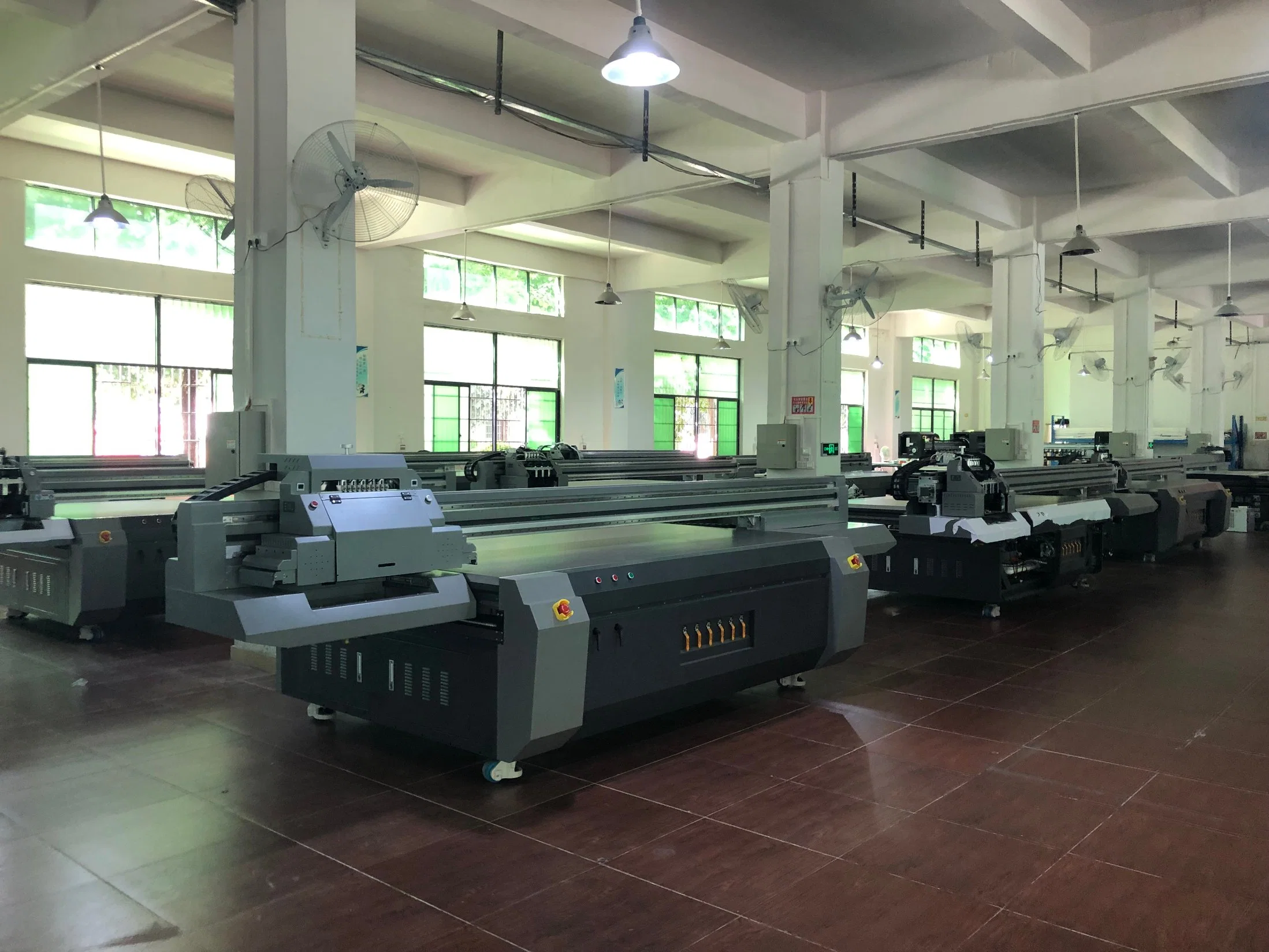 8*6FT UV Flatbed Printer with Toshiba CE4 Ricoh Gen5 Printhead Good Quality with Best Price