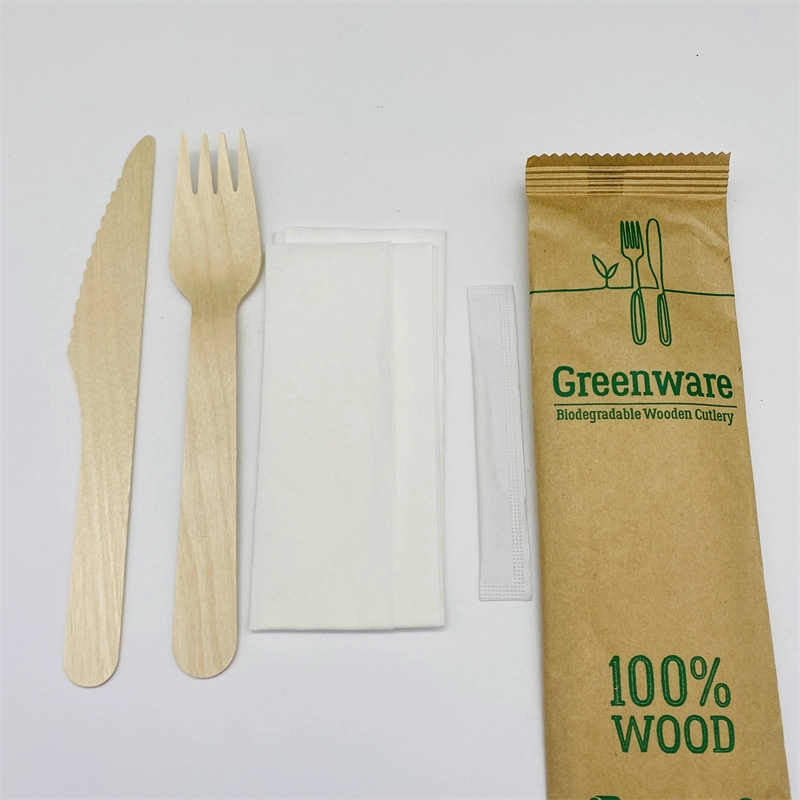 Ensembles de couverts jetables en bois de bouleau respectueux de l'environnement avec papier de soie et cure-dents.