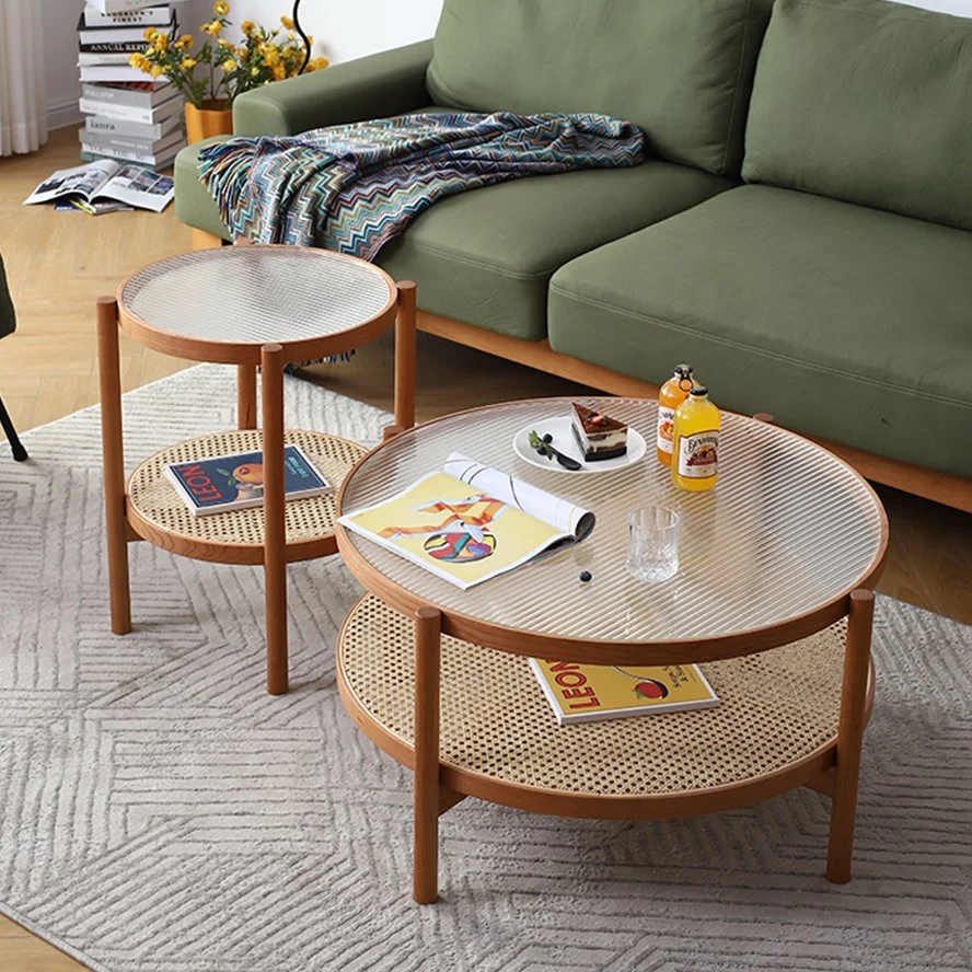 Hecha de madera maciza natural, la mesa de café de Rattan Hand-Woven