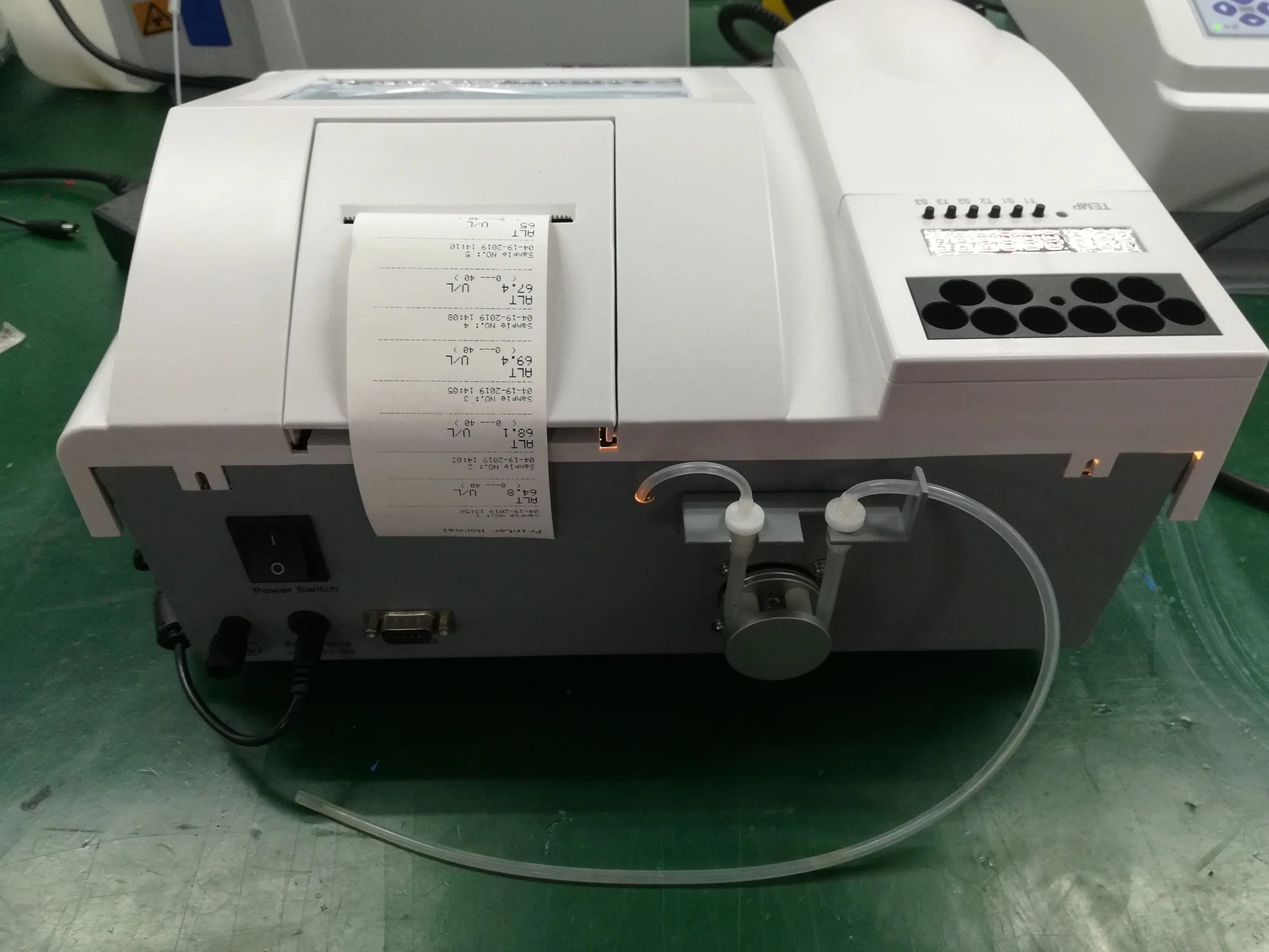 Analisador de química clínica bioquímica semimAuto de 7 polegadas com ecrã táctil para Teste de função renal hepática