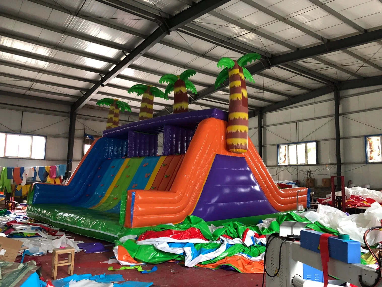 Hot Sale combinación de grandes deslizables de castillo inflables para niños y.. Adultos Gran Inflatable Zona de juegos Interior asequible Venta directa de los fabricantes