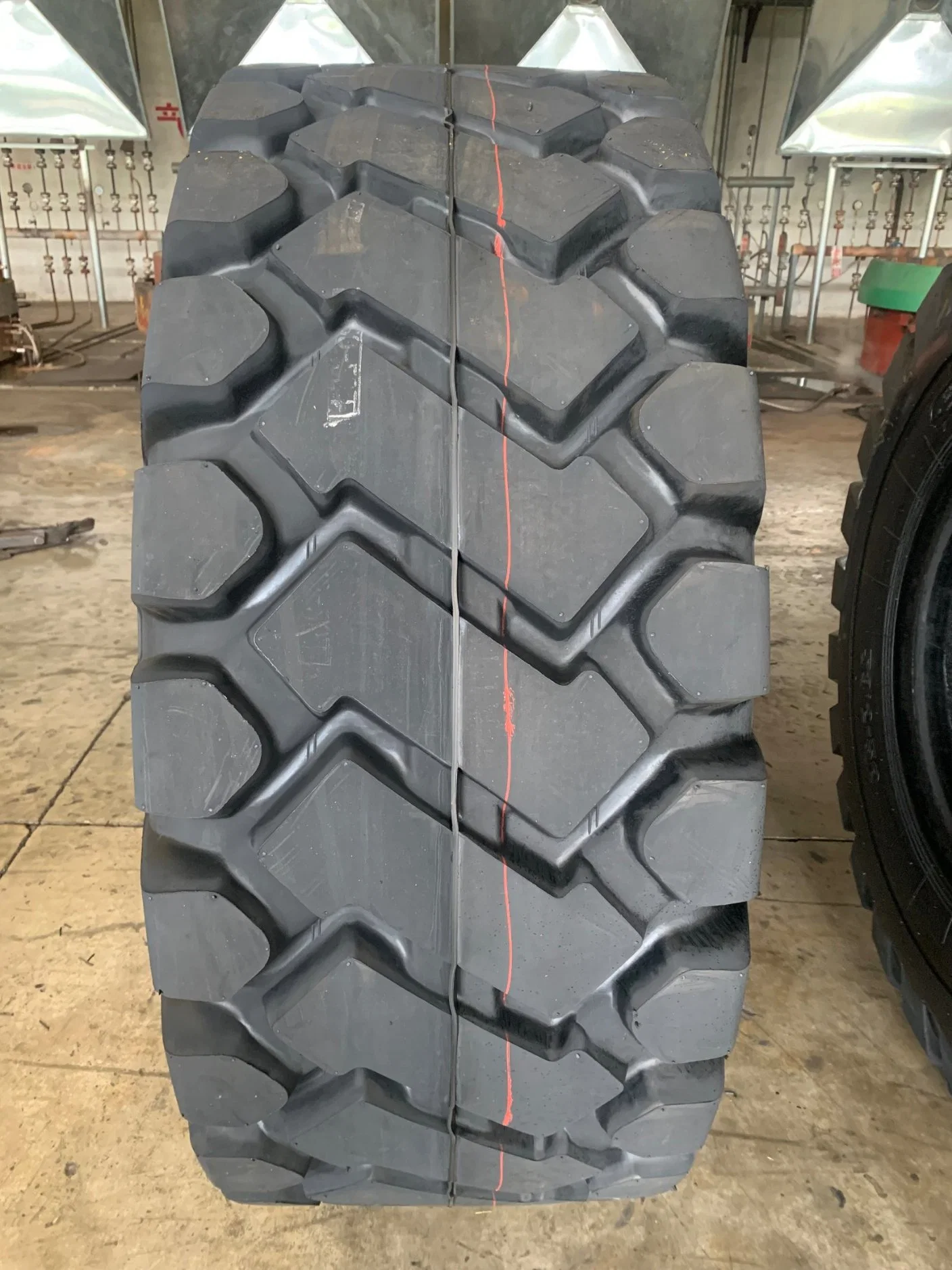 Radial Bias Solid off The Road Loader Grader Superhama Industrial OTR Wheels and Tyres with Rim (16.00 18.00 17.5 20.5 23.5 26.5 29.5 25 16/70-20 24) E3l3 L2 L5