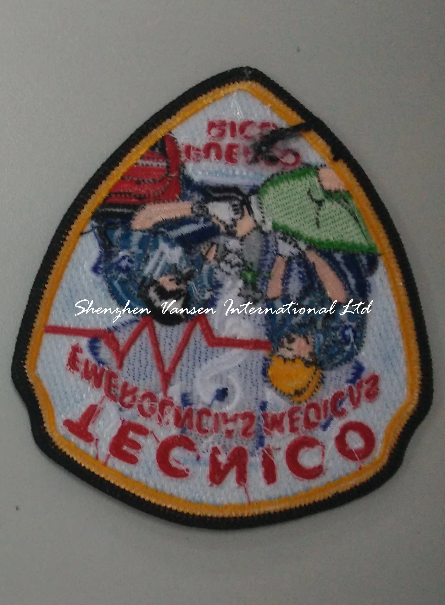 Custom Top-Quality Iron-on Embroidery Patch/Emblem in 11 Colors