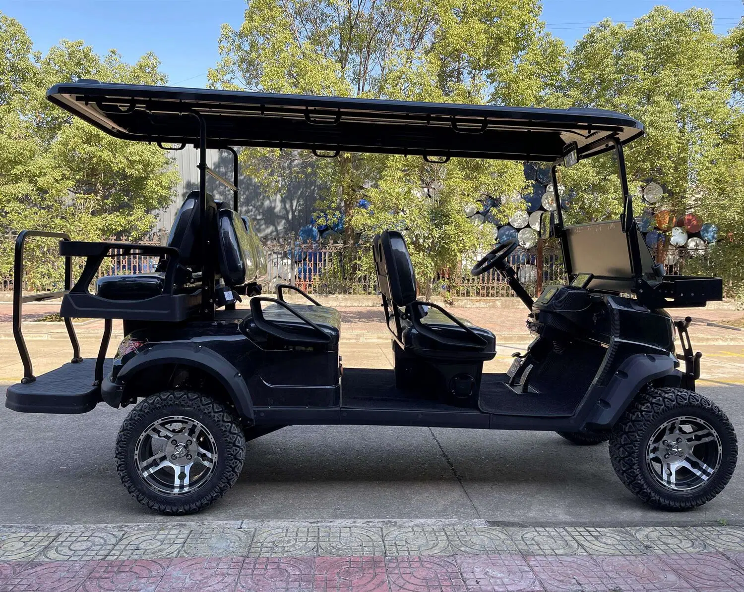 Manufacturer Factory High Quality China Factory 4 Wheels Lithium Electric Golf Cart with Large Storage Compartments