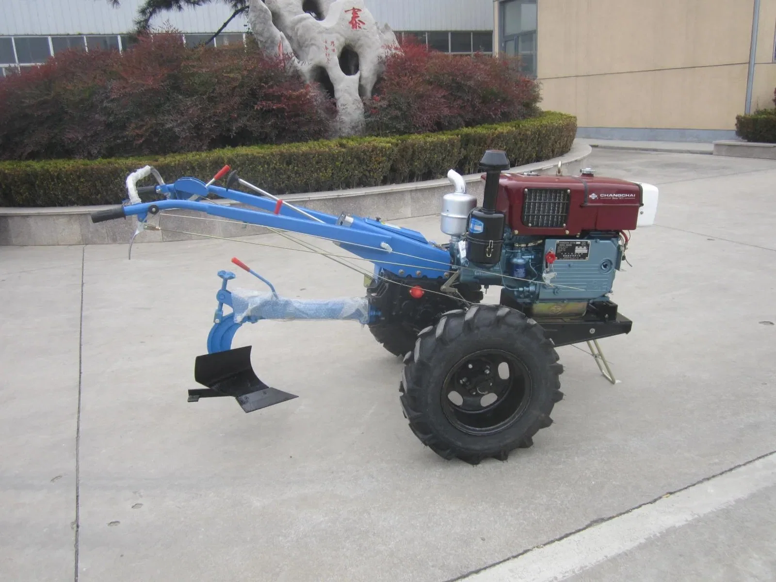 Máquina de arado marca Shuhe para Fazenda Máquina Fazenda Quinta / Jardim mão multiusos Tractor de passeio/agrícola