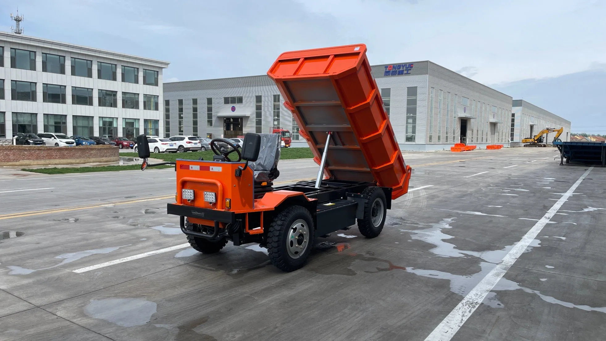 Um Four-Wheeler eléctrico que melhora significativamente a eficiência do transporte de minério de ferro