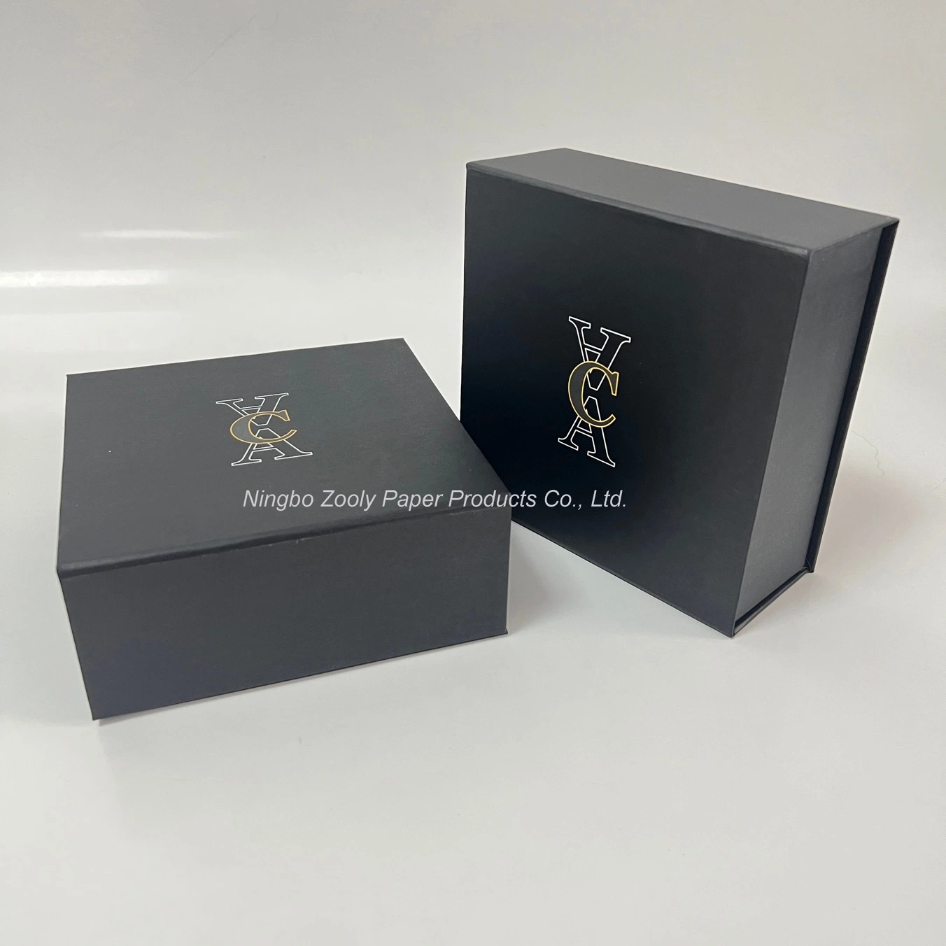 Benutzerdefinierte Logo magnetische Verschluss-Paket-Box mit Schaum-Papier einfügen Verpackung Kosmetische Box Öl Premium Parfüm Geschenkbox