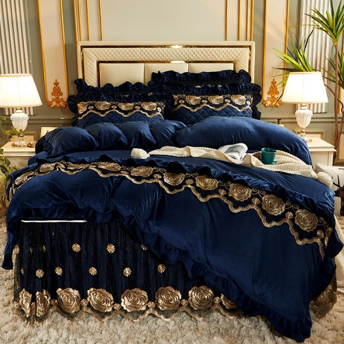 Capa azul Velvet Lace edredão almofada bordado Shams Warm Comforter Conjunto de roupa de cama de inverno 4PCS folhas de tecido doméstico ODM Conjunto de roupas de cama