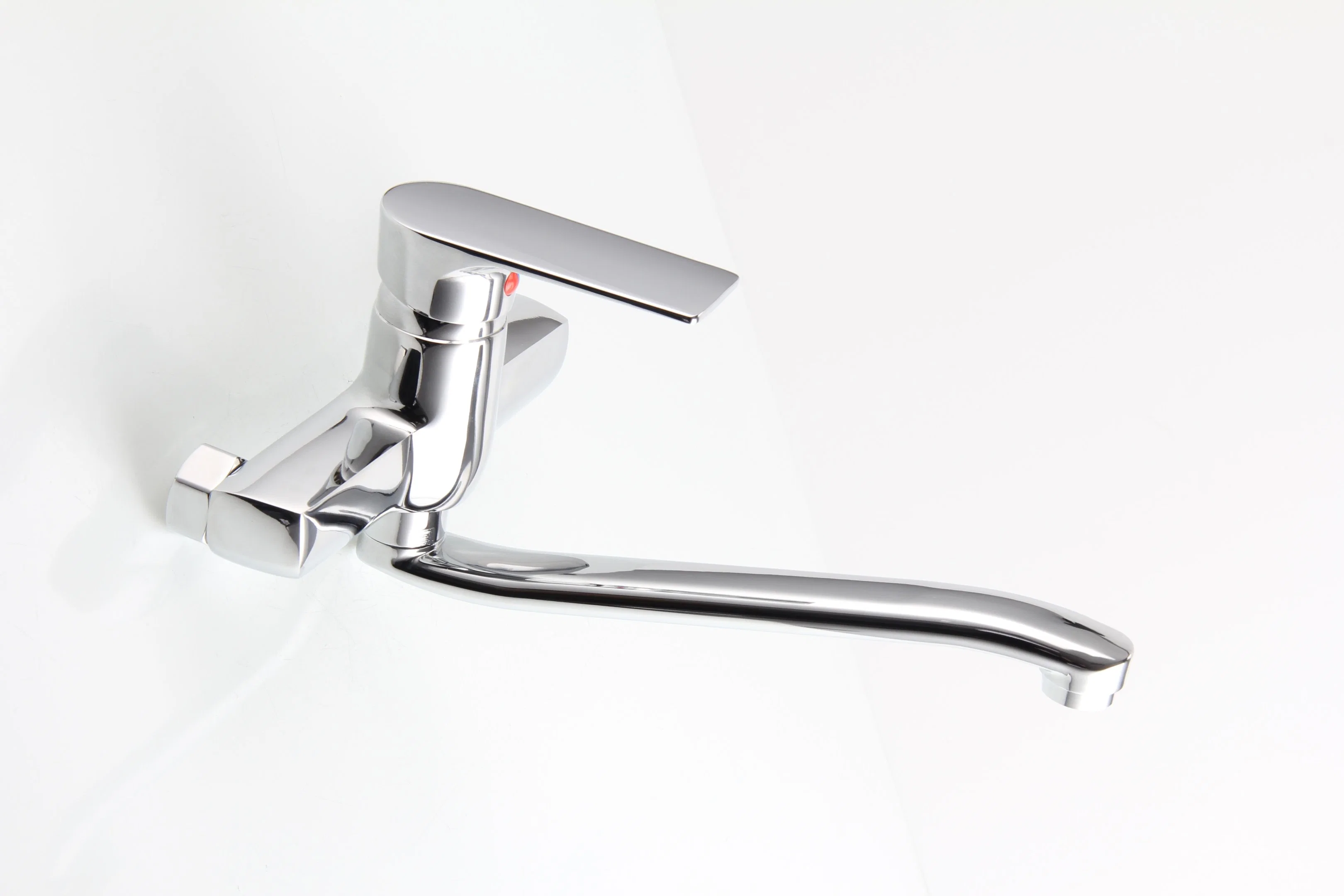 Single Lever Ceramic Cartridge Zinc Hot/Cold Wirh Spout Kitchen Faucet/Mixer