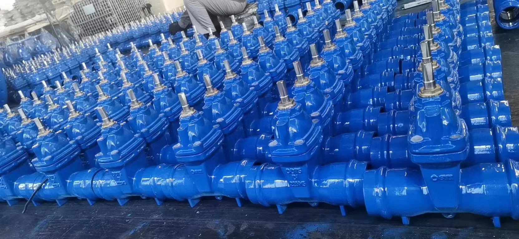 Compact Design DIN Double Socket Type Resilient Seat Gate Valve for PVC Pipe