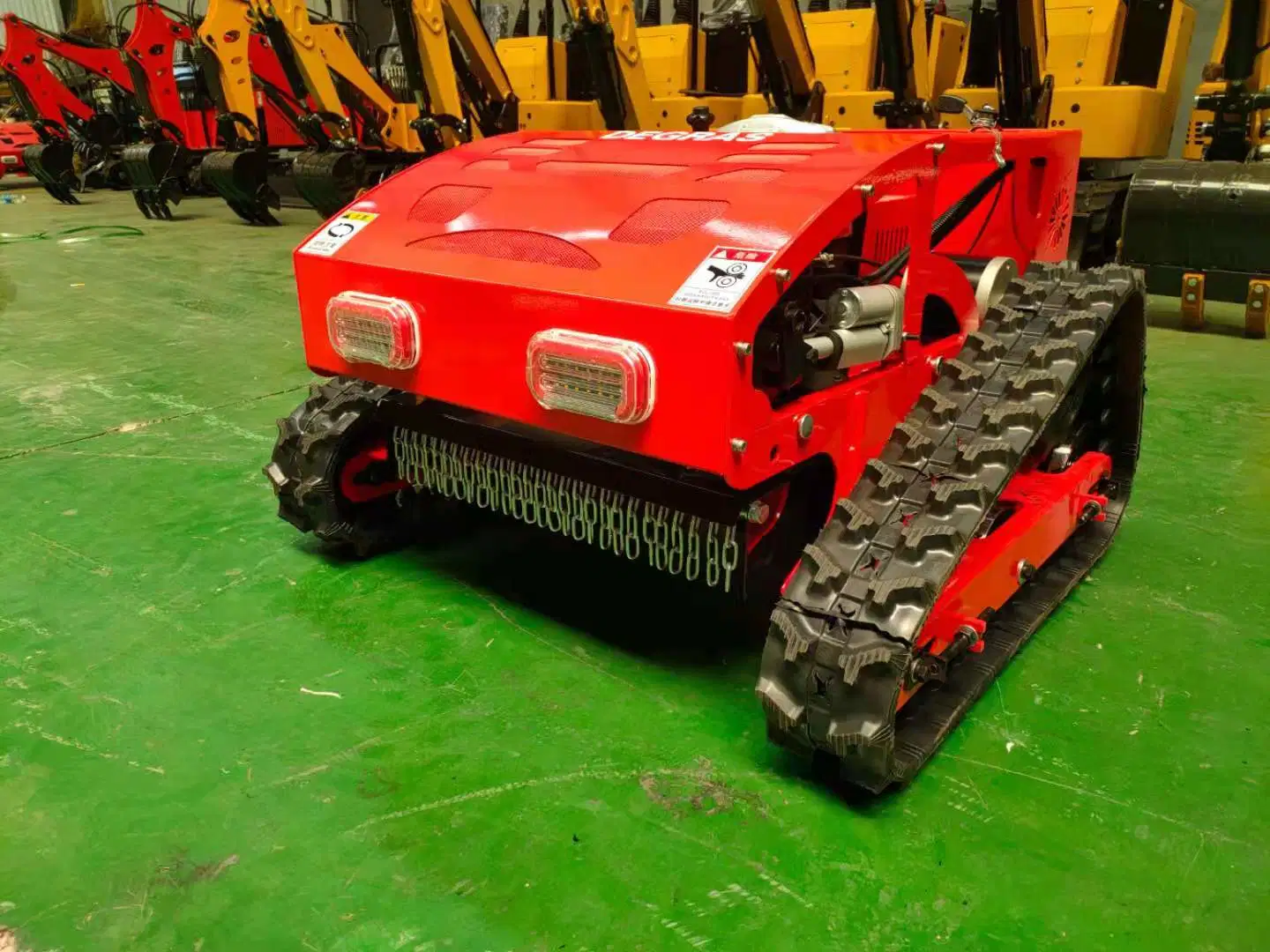 Commande à distance de l'Herbe à puce électrique Tondeuse à gazon pour terrain de golf à l'aide agricole paysage tondeuse à gazon de la faucheuse d'herbe Déplacement de la faucheuse