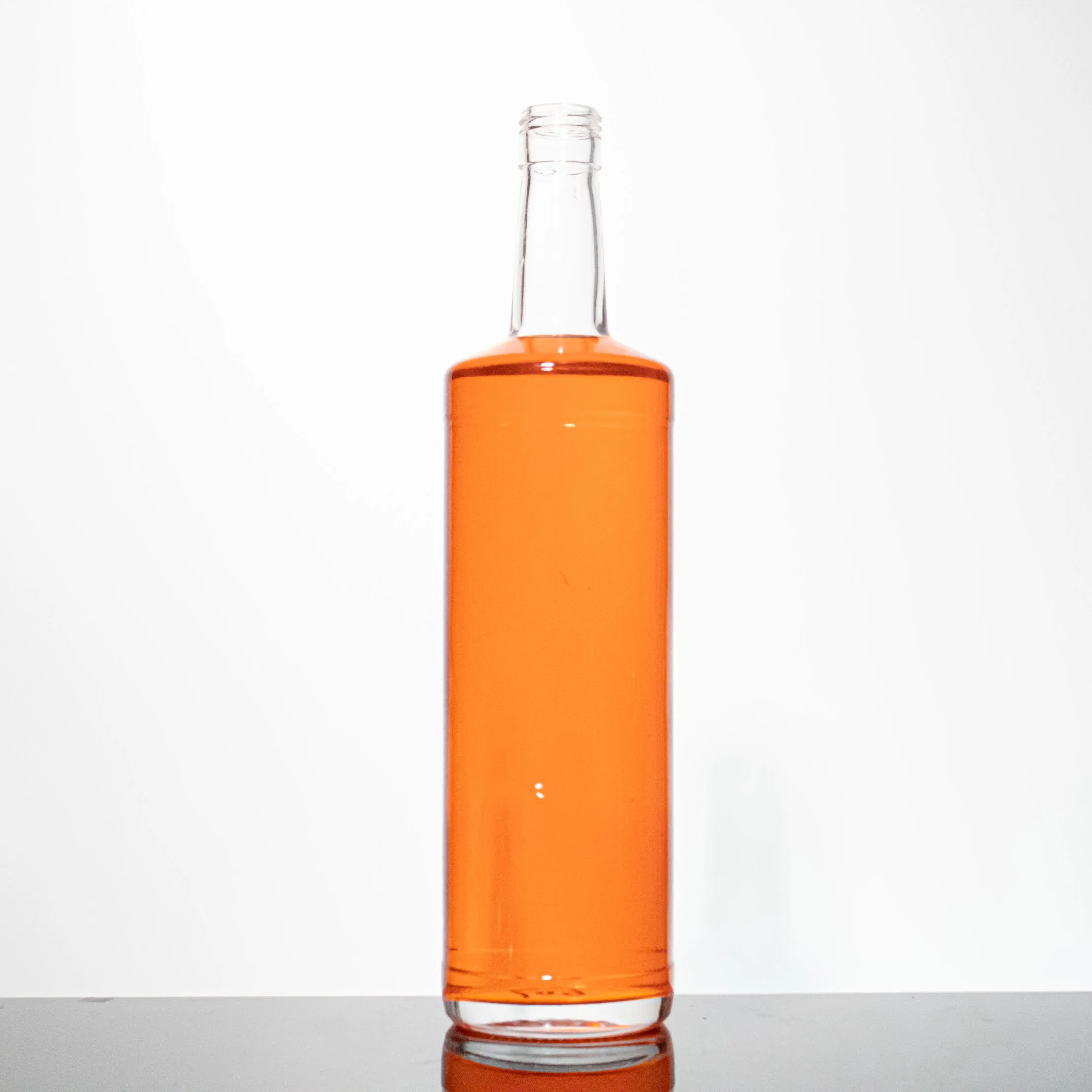 Bouteille en verre transparente ronde de 500 ml, 750 ml et 1000 ml en gros pour whisky, rhum, tequila, vodka, liqueur et vin.