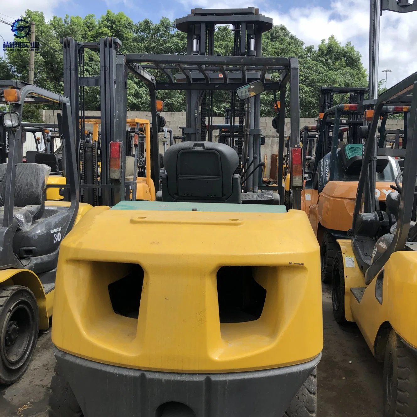 Used Komatsuu 4.5ton Fd45yt-10 Forklift Truck Raise 4.5m Two Door Frame