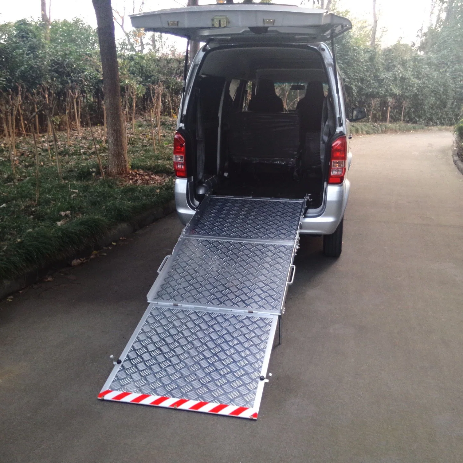 Rollstuhl-Verladerampe für Transporter mit Ladekapazität 350kg