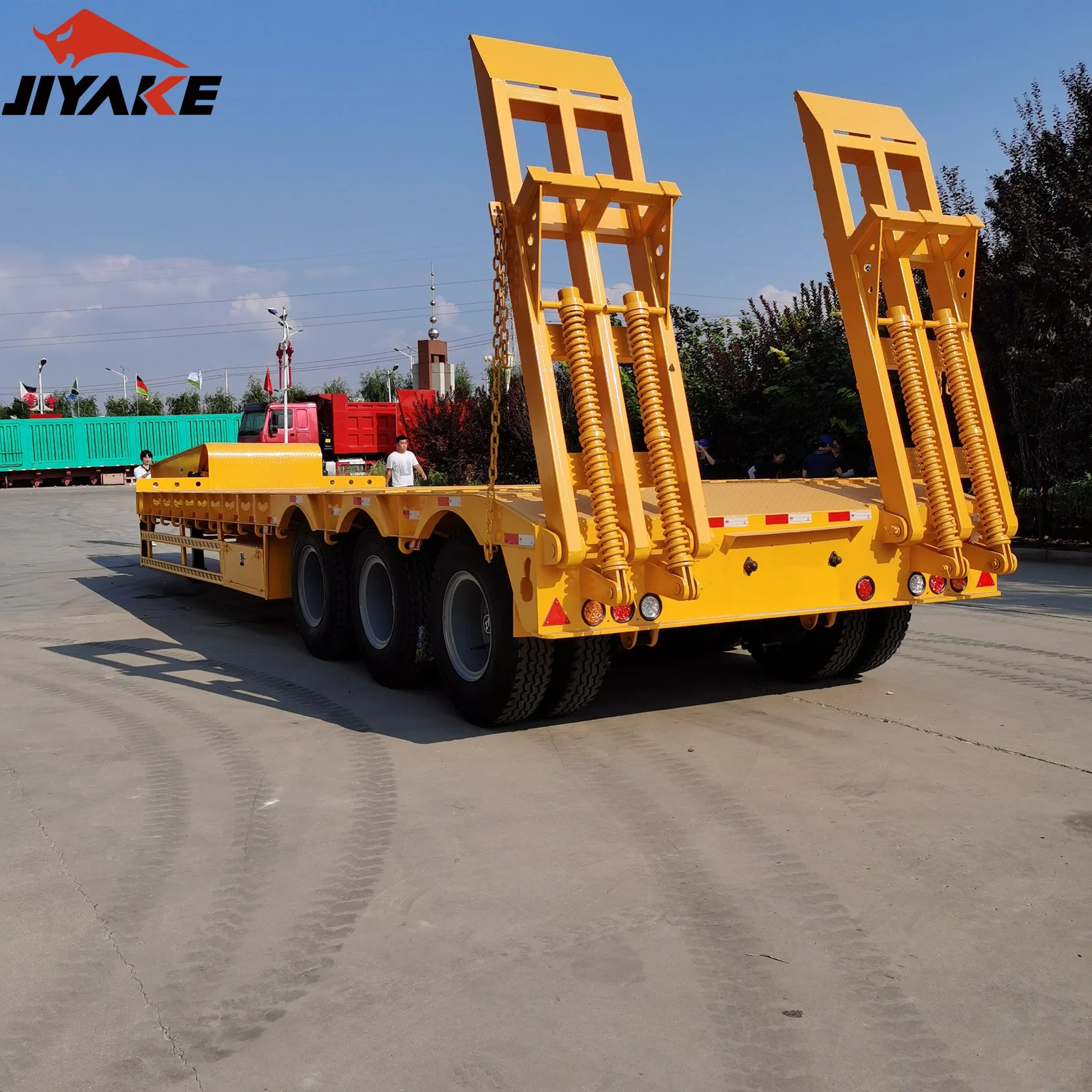 Plataforma de 3 ejes de 40 pies de largo cuello de cisne desmontable Lowbed remolque semi Trailer