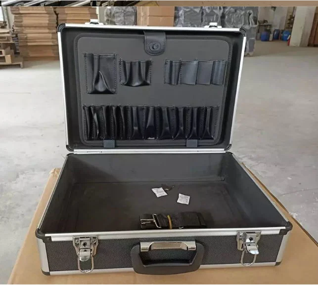 Aluminum Carrying Cases with Cut-out Foam Insert Made in China