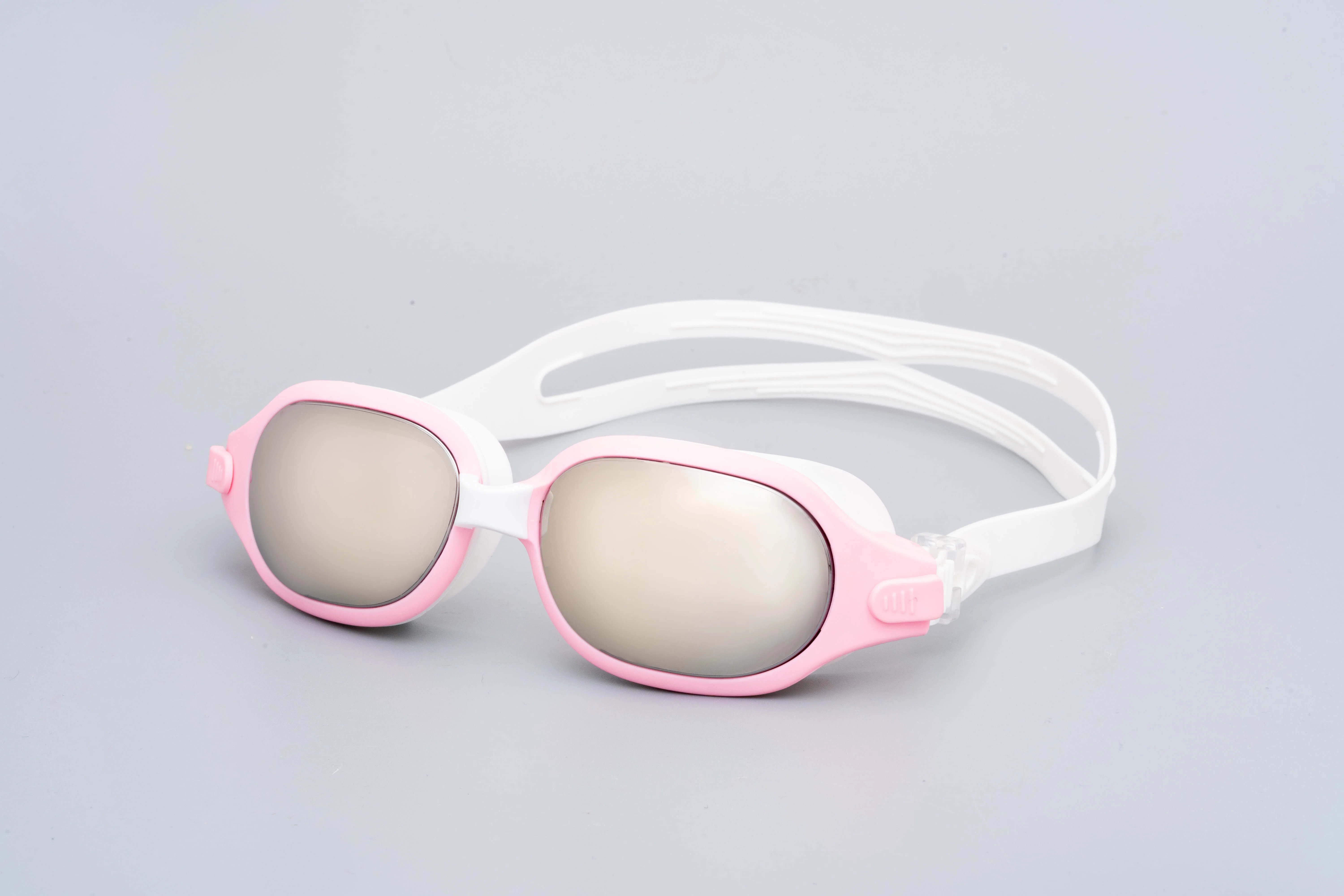 Wholesale/Supplier New Fashion Anti-Fog UV400 Soft Silicone Swimming Goggles for Adults